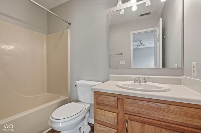 908 Washington Cove Lane, Indianapolis, IN 46229