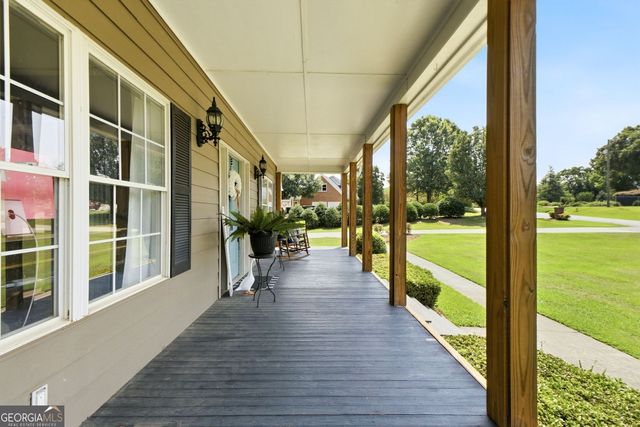 70 Quail Hollow Road, Griffin, GA 30224