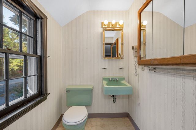 15 Wagontrail Road, Chelmsford, MA 01824