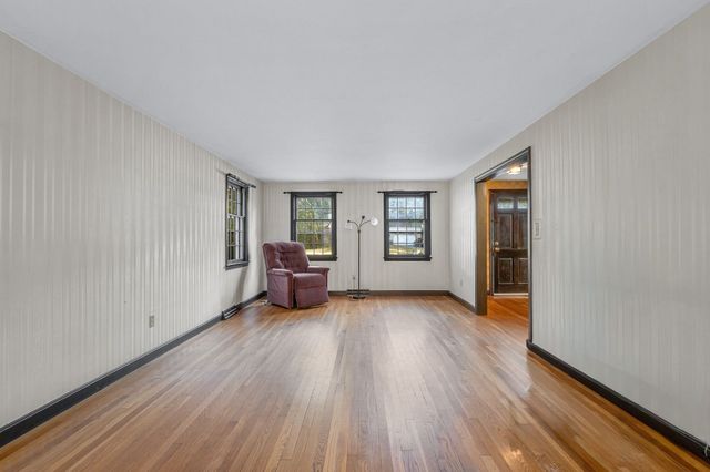15 Wagontrail Road, Chelmsford, MA 01824