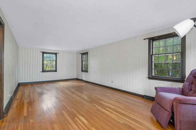 15 Wagontrail Road, Chelmsford, MA 01824