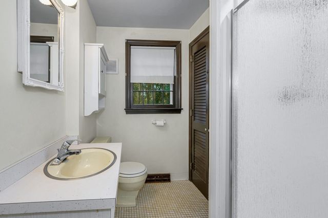 15 Wagontrail Road, Chelmsford, MA 01824