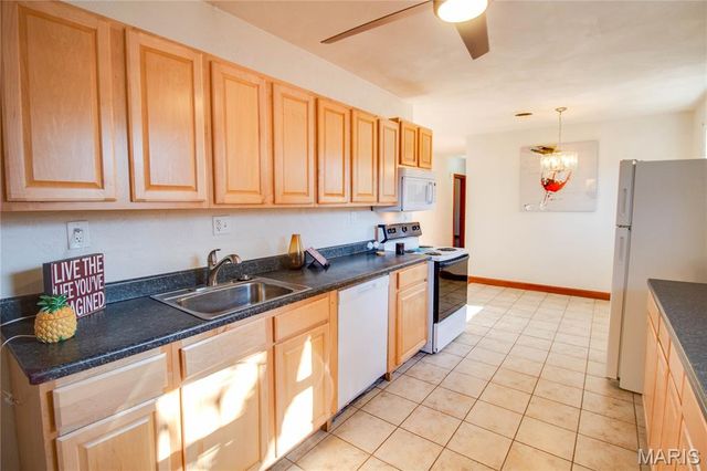 1155 Washington Avenue, Alton, IL 62002