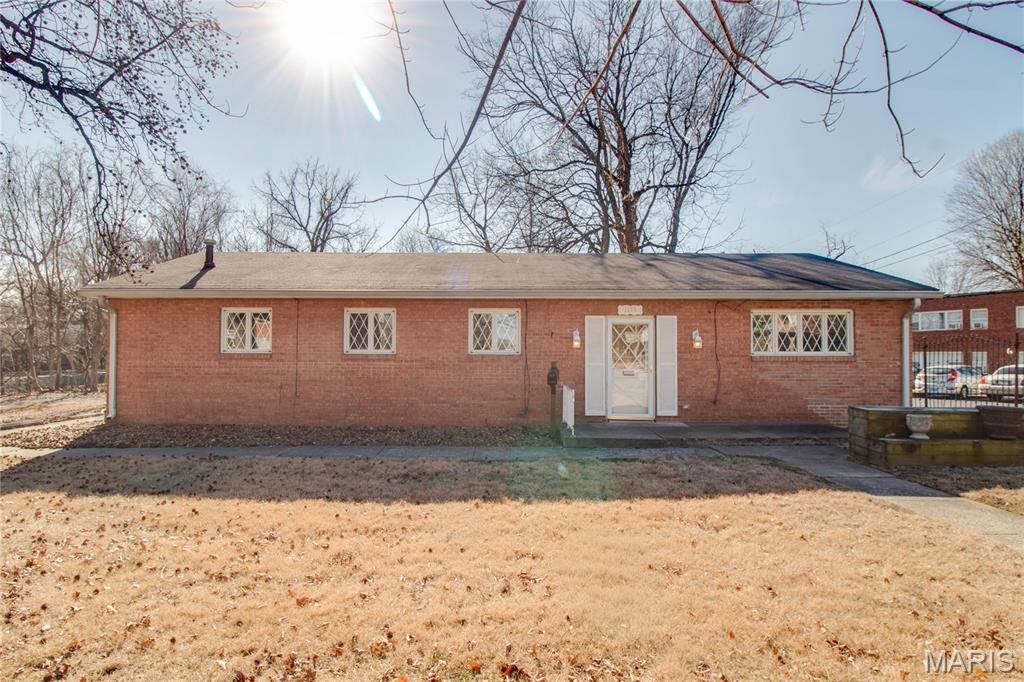 1155 Washington Avenue, Alton, IL 62002