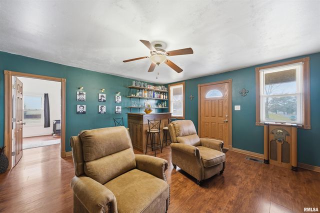 805 W MAIN Street, Elmwood, IL 61529