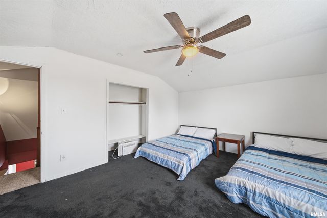 805 W MAIN Street, Elmwood, IL 61529