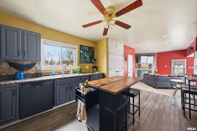 805 W MAIN Street, Elmwood, IL 61529