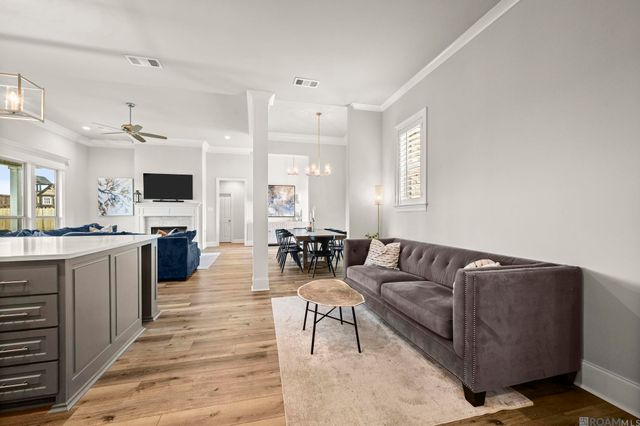 7203 Lillie Dr, Denham Springs, LA 70706