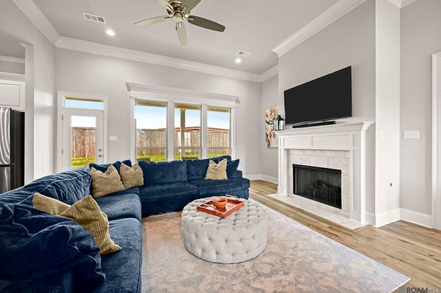 7203 Lillie Dr, Denham Springs, LA 70706