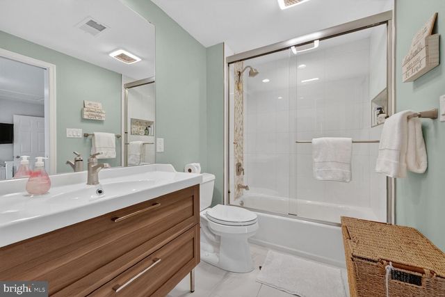 5028 SIGNATURE CT, Haymarket, VA 20169