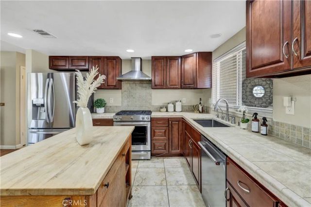 15166 Haddington Way, Victorville, CA 92394