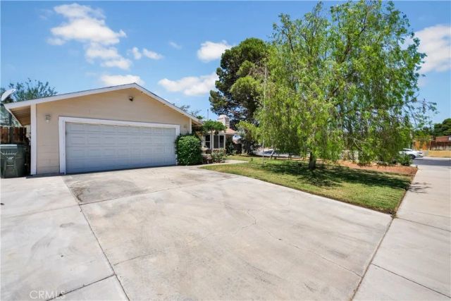 15166 Haddington Way, Victorville, CA 92394