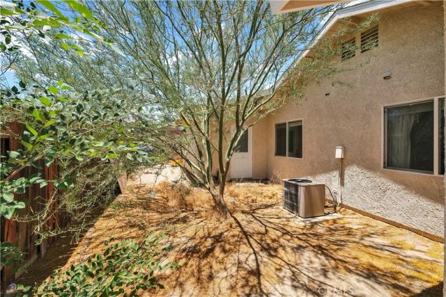 15166 Haddington Way, Victorville, CA 92394