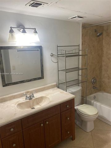 18330 NW 68th Ave G, Hialeah, FL 33015