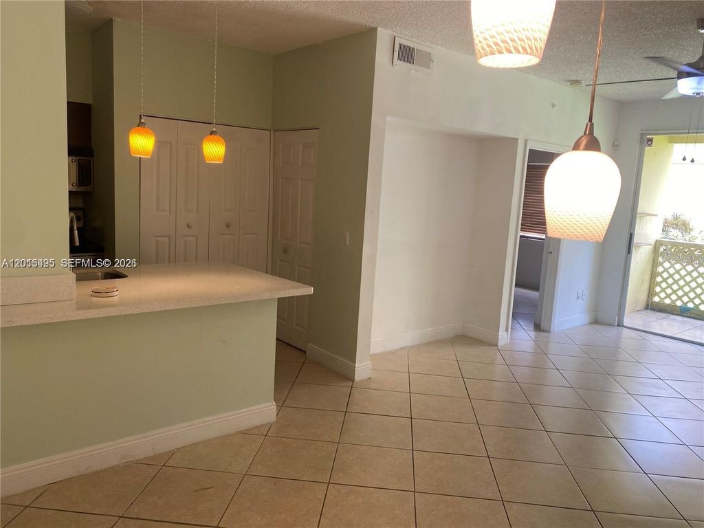 18330 NW 68th Ave G, Hialeah, FL 33015