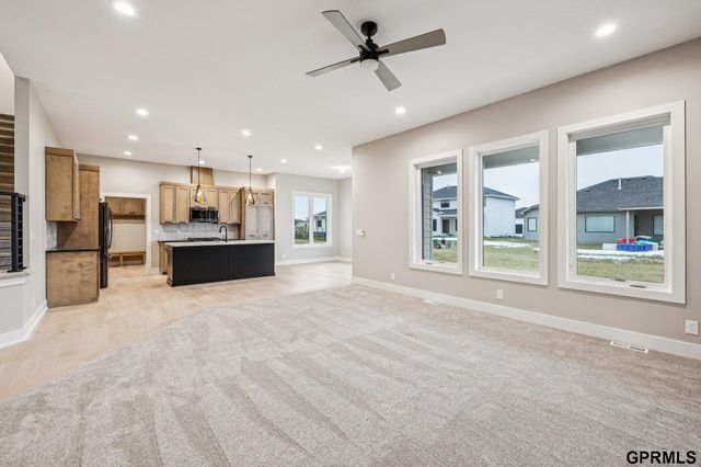 21143 Hartman Avenue, Elkhorn, NE 68022