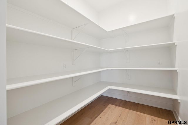 21143 Hartman Avenue, Elkhorn, NE 68022