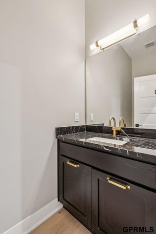 21143 Hartman Avenue, Elkhorn, NE 68022