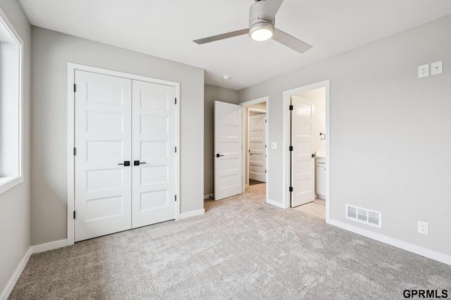 21143 Hartman Avenue, Elkhorn, NE 68022