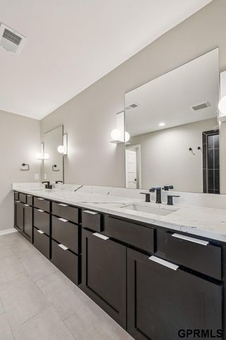 21143 Hartman Avenue, Elkhorn, NE 68022