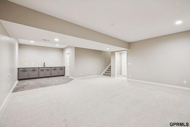 21143 Hartman Avenue, Elkhorn, NE 68022