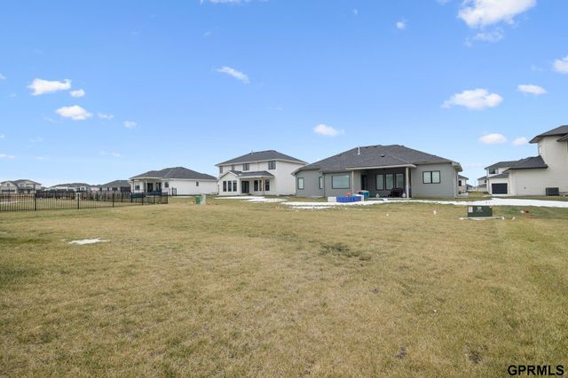 21143 Hartman Avenue, Elkhorn, NE 68022