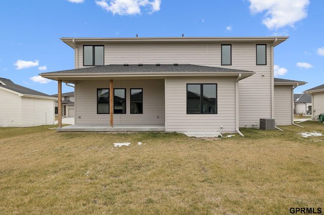 21143 Hartman Avenue, Elkhorn, NE 68022