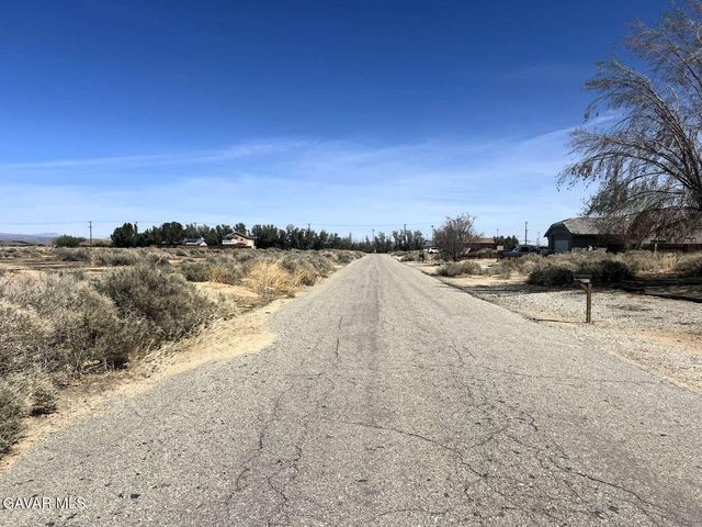 6837 Quezon Avenue, California City, CA 93505