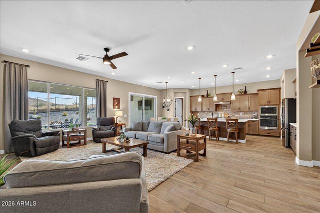 43423 N NATIONAL Court, New River, AZ 85087