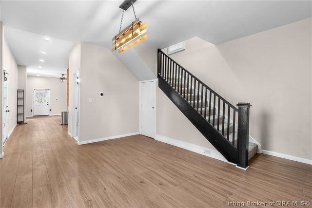 325 E 14TH Street, New Albany, IN 47150