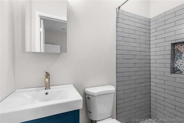 325 E 14TH Street, New Albany, IN 47150