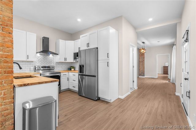325 E 14TH Street, New Albany, IN 47150