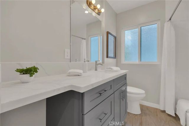 3827 Lomina, Long Beach, CA 90808
