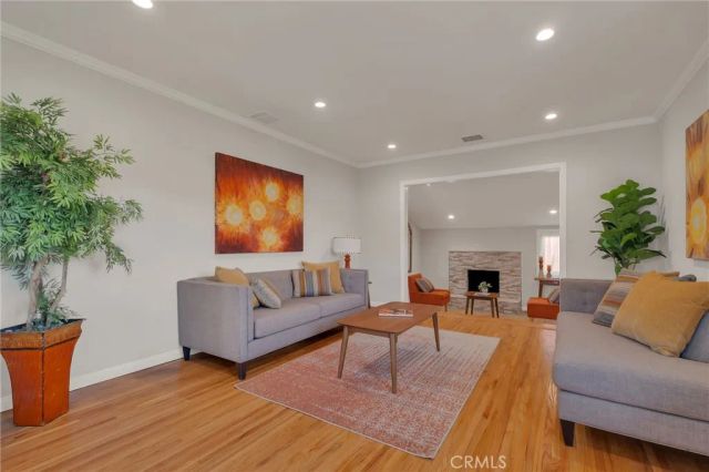 3827 Lomina, Long Beach, CA 90808