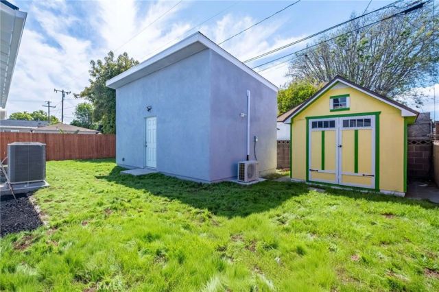 3827 Lomina, Long Beach, CA 90808