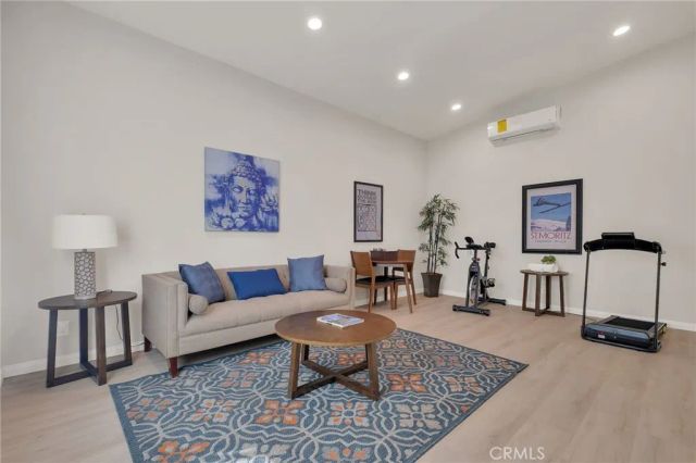 3827 Lomina, Long Beach, CA 90808