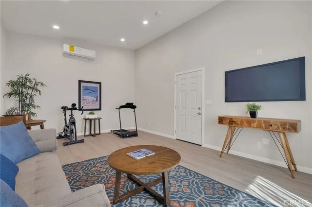 3827 Lomina, Long Beach, CA 90808