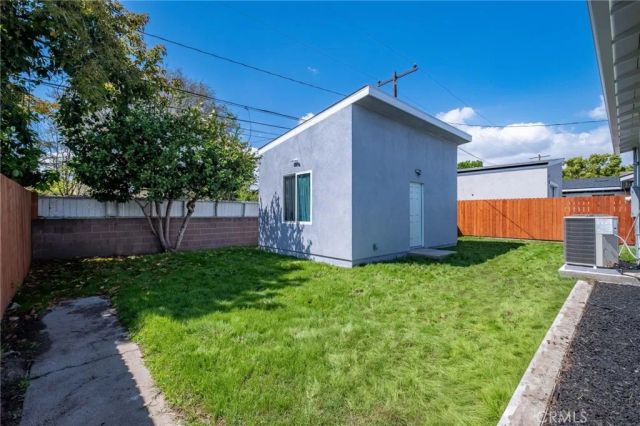 3827 Lomina, Long Beach, CA 90808