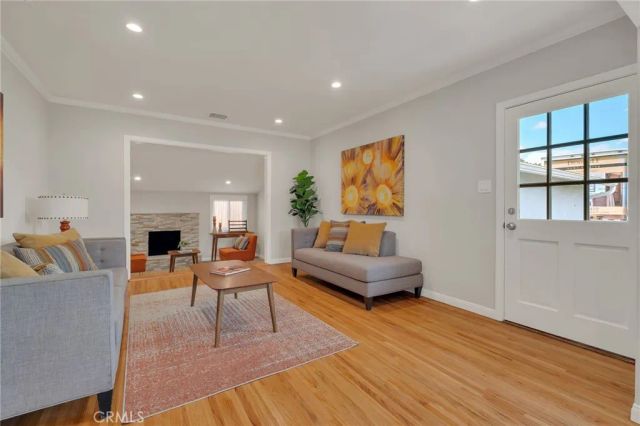 3827 Lomina, Long Beach, CA 90808