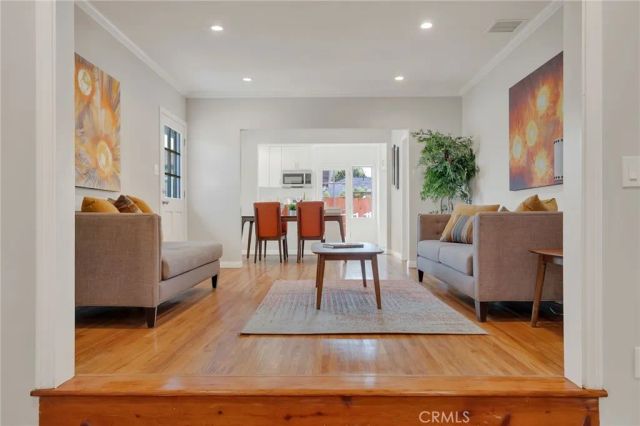 3827 Lomina, Long Beach, CA 90808