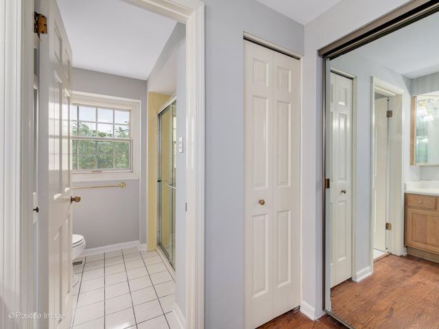 2S663 Avenue Normandy East, Oak Brook, IL 60523