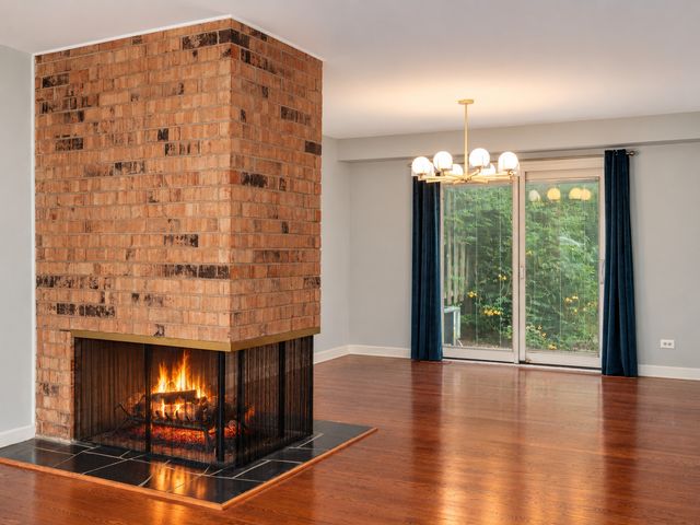 2S663 Avenue Normandy East, Oak Brook, IL 60523