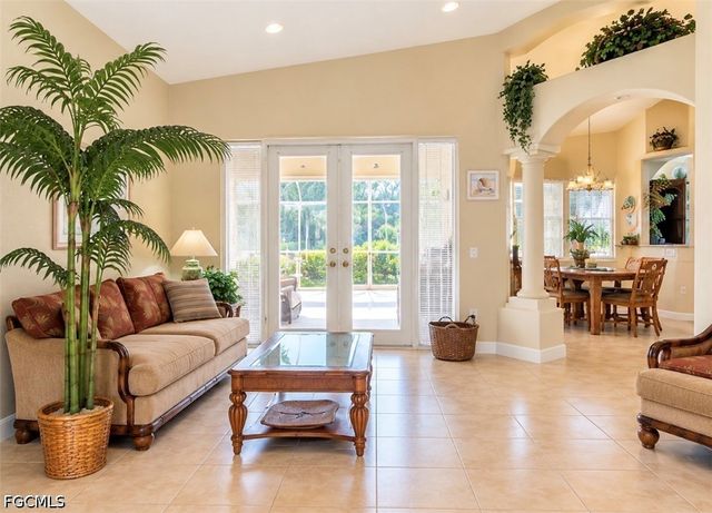 4031 SW 2nd AVE, Cape Coral, FL 33914