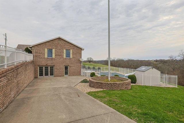 1679 Hackett Ridge Road, Brooksville, KY 41004