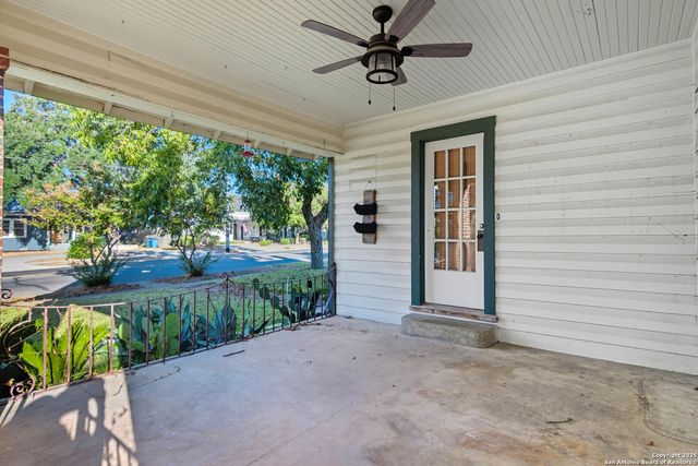 611 S Austin, Seguin, TX 78155