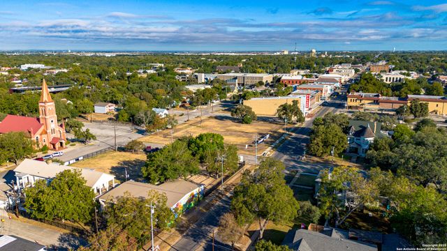 611 S Austin, Seguin, TX 78155