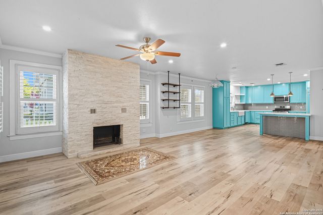 611 S Austin, Seguin, TX 78155