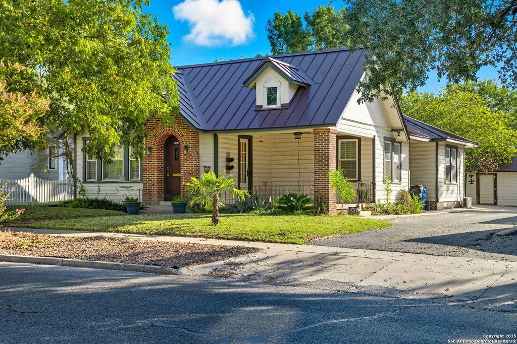 611 S Austin, Seguin, TX 78155