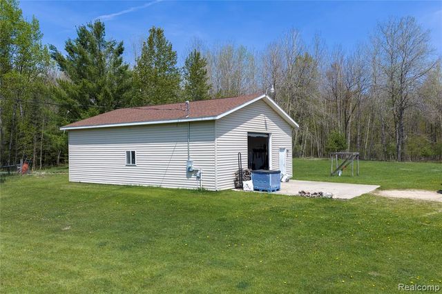 4180 Sage Lake Road, Lupton, MI 48635