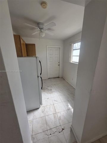 405 SE 4th Avenue, Hialeah, FL 33010